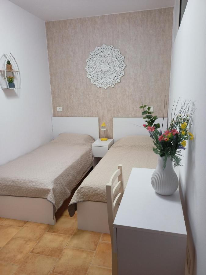 Apartman Dagmar Durrës 外观 照片